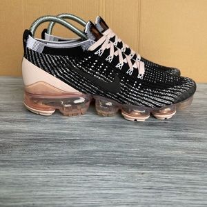 Nike Womens Air VaporMax Flyknit 3 Sneakers Black / Barely Rose Size 9 US